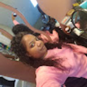 Meet your Posher, Adrienne